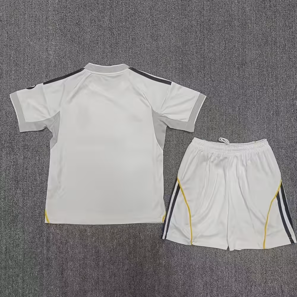 Real Madrid 25/26 Home Kids Kit Jersey - Image 2